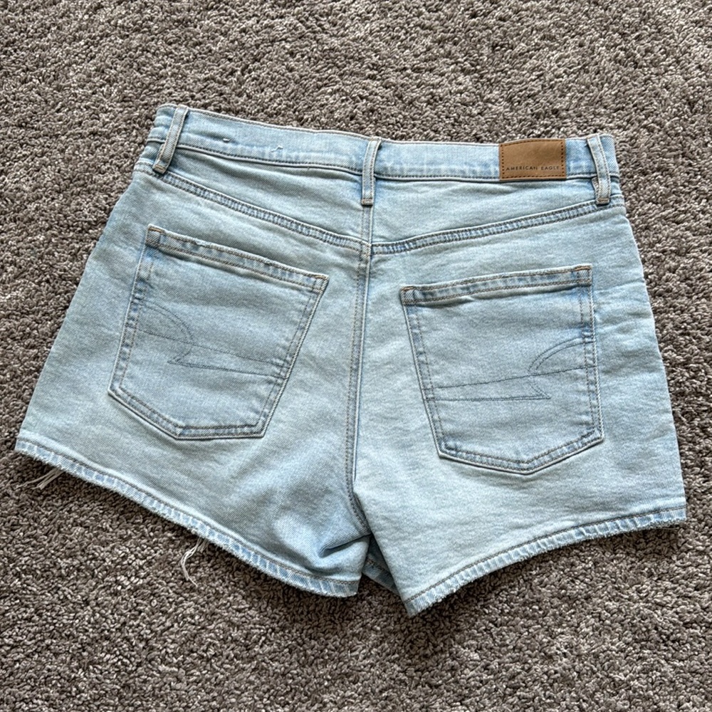 American Eagle relaxed jean shorts size 4